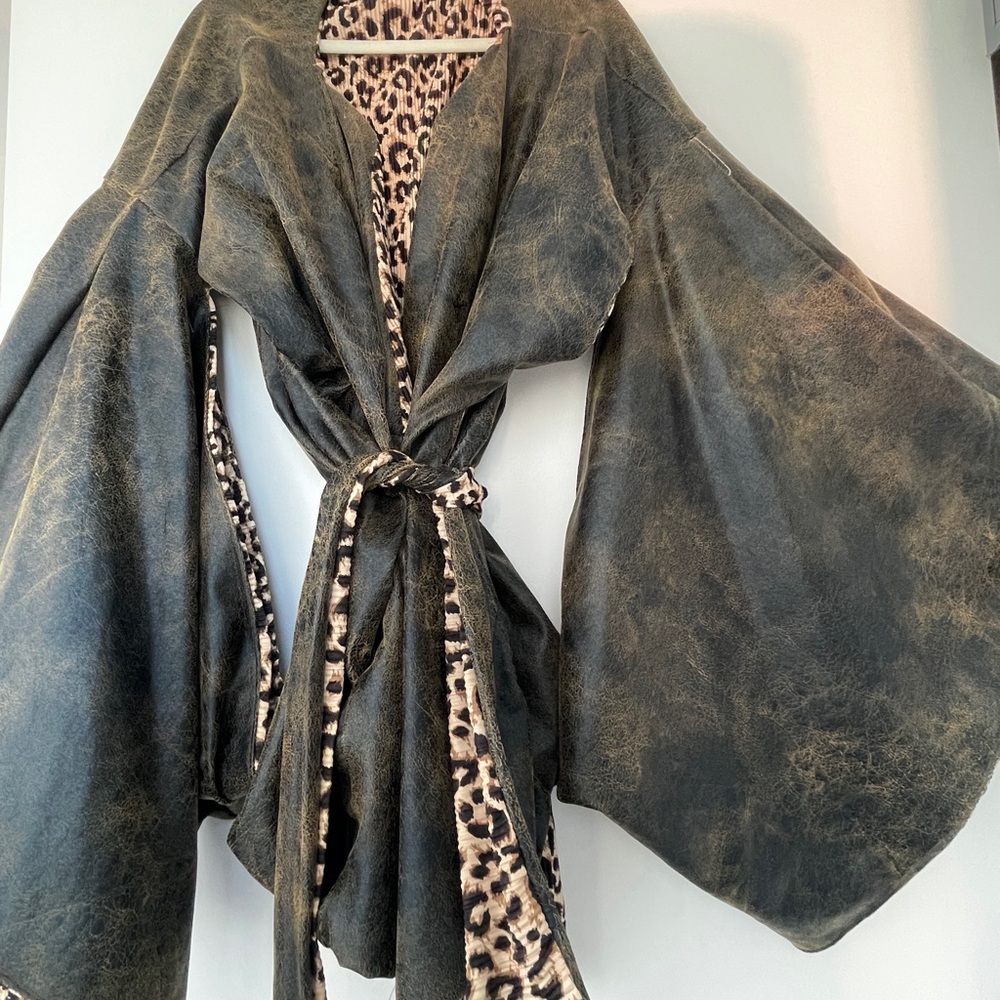 Stylish Women's Black Kimono Jacket